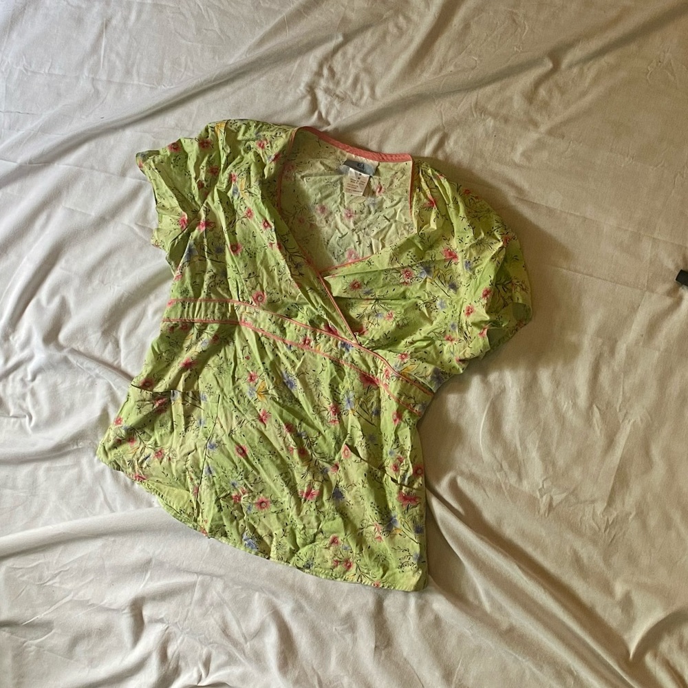 Scrub top - Picture 2 of 2